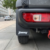 Garde-boue universels Jimny en plastique noir TPE, trou de montage d'origine, protection contre les éclaboussures du véhicule