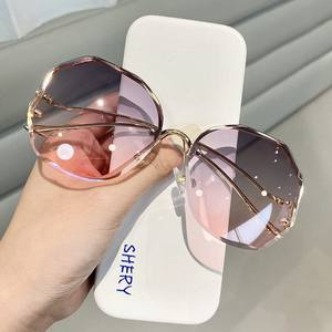 Gafas de Sol Modernas con Degradado para Mujer, Estilo Europeo Americano, Sin Marco, UV400, Nuevas, Inspiradas en el Estilo Urbano, para Niños - Product Image 5