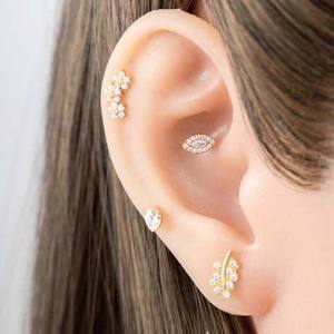 Boucle d'oreille Tragus en Titane ASTM F136 G23, plaqué or PVD, poli miroir, pour enfant, forme couronne, filetage interne, sertie <span class=keywords><strong>de</strong></span> zircone cubique taille <span class=keywords><strong>Marquis</strong></span> à griffes - Product Image 5