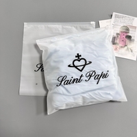 Sacs à fermeture éclair givrés personnalisés en gros, emballage pour vêtements, sac à fermeture éclair en plastique poly transparent pour t-shirt