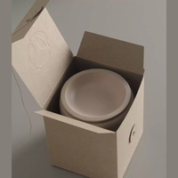 Boîte cadeau pliante en papier spécial sur mesure avec fermeture à bouton et logo en relief pour l'emballage de bougies, de thé, de café et de parfums