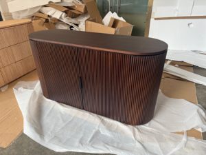 ארון אחסון עמיד מעץ מלא מודרני לסלון, מלון או וילה - Product Image 4