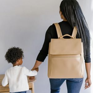 Mochila portátil de cuero <span class=keywords><strong>Beige</strong></span> Fabricante Bolso de madre personalizado Mochila de pañales de cuero genuino de alta calidad con cubierta de solapa - Product Image 5