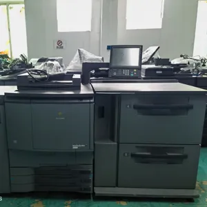 피니셔 및 종이 은행이있는 Konica Minolta Bizhub Pro C6500 C6501 c7000 용 공장 오리지널 컬러 복사기