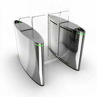 Control de acceso automático para portones deslizantes y batientes de altura completa, con tarjeta RFID, anticolisión y motor sin escobillas para entradas de hoteles y resorts.