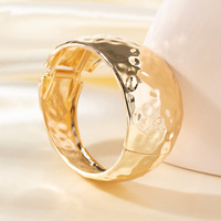 Nouveauté 2027 : Bracelet Jonc Doré Texturé Martelé Poli Miroir, Plaqué Or, Collection Printemps – Vente en Gros de Bijoux de Mode