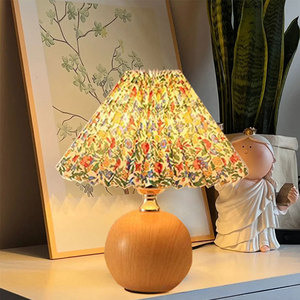 Lámpara de Mesa LED de Estilo Nórdico con Tela Plegada de Diseño Simple TAIKOO, Lámpara de Mesa Retro Vintage para Decoración de Restaurante, Hogar y Dormitorio - Product Image 4