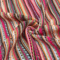 Tissu en maille ajourée multicolore 100% polyester, texture rayée, jacquard, textile pour robes, hauts et vêtements de mode pour femmes