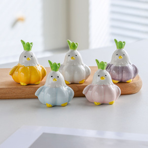 Nuevo Diseño de Adorno de Cerámica con Forma de Pájaro y Ajo, para Decoración del Hogar, Sala de Estar u Oficina - Product Image 1