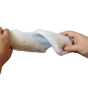 Bottes de pluie en <span class=keywords><strong>peau</strong></span> de <span class=keywords><strong>mouton</strong></span> pure, semelle intérieure brute, doublure en agneau épaisse et moelleuse, bottes de neige pour hommes et femmes, pantoufles - Product Image 4