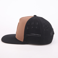 Cappellino Snapback Sportivo in Poliestere e Spandex Traspirante con Fori Perforati al Laser, Alta Qualità, Vendita all'Ingrosso