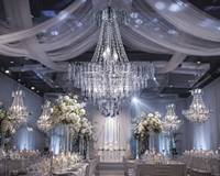 Lustre Fontaine LED Moderne en Acrylique pour Centres de Table, Décoration Suspendue pour Salles d'Événements, Fond de Scène en Cristal Doré