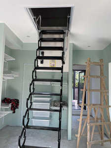 2m 3m <span class=keywords><strong>Escalier</strong></span> Plafond Intérieur Électrique Manuel Pliable Intérieur Loft Extension Echelle <span class=keywords><strong>Prix</strong></span> Bas - Product Image 4