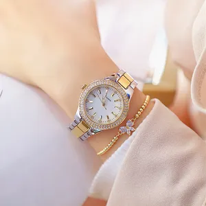Çin'de yapılan özelleştirilebilir logolu yüksek kaliteli kadın Quartz saat bir kuvars dökün Femme
