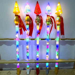 Bâton lumineux Nezha en forme de lance, accessoire de scène pour enfants, unisexe, âge 5-14 ans, fabriqué en Chine - Product Image 1