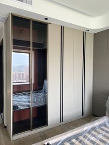 Armadio Moderno Personalizzabile con Porte in Vetro <span class=keywords><strong>e</strong></span> MDF, Mobile Durevole per Camera da Letto Progettato per Uso Domestico - Product Image 2