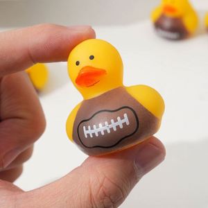 Jouets aquatiques en PVC en forme de canard de rugby personnalisables avec logo pour enfants, outils de jeu de sable à presser pour 5-7 ans, unisexe - Product Image 4