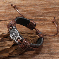 Bracelet en cuir tressé brun Saint-Benoît avec médaille en argent antique, réglable, bracelet religieux, bijoux de Noël