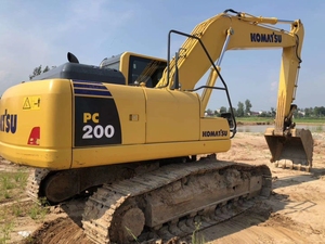 รถขุดไฮดรอลิกแบบตีนตะขาบ Komatsu PC200 มือสอง นำเข้าจากญี่ปุ่นแท้ รถขุด Komatsu PC200 ชั่วโมงการทำงานต่ำ เหมาะสำหรับงานก่อสร้าง - Product Image 6