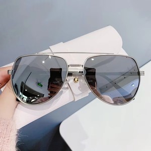 Nouvelles Lunettes de Soleil 2025 pour Hommes, Style Aviateur Vintage en Alliage, Verres Dégradés, Monture Métallique Ovale pour Femmes, Noir Marron - Product Image 4