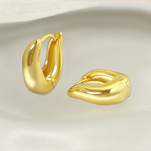 Pendientes de Aro Chapados en Oro de 18K Hipoalergénicos al por Mayor, Pendientes de Aro Lisos en Stock para Mujer, Joyería de Moda - Product Image 1