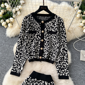 Của Phụ Nữ Phong Cách 2-Mảnh Thiết Lập Cao Eo Bodycon Váy & Zr2111 Cổ Đan Cardigan Với Nút Kim Loại Skinny Phù Hợp Với Áo Len Trang Phục - Product Image 4