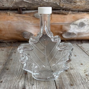Vente en gros de flacons en verre pour sirop en forme de <span class=keywords><strong>feuille</strong></span> <span class=keywords><strong>d</strong></span>'érable de 50 ml <span class=keywords><strong>avec</strong></span> bouchon à vis, flacon en verre pour liqueur en forme de feuilles <span class=keywords><strong>d</strong></span>'érable de 100 ml <span class=keywords><strong>avec</strong></span> couvercle - Product Image 2