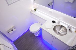 Remolque de Baño Móvil para Eventos al Aire Libre y Obras de Construcción con Instalaciones Sanitarias - Product Image 2