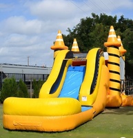 Château gonflable sautant Juego d'occasion avec toboggan aquatique à vendre