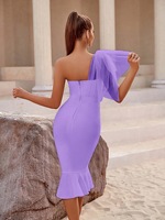 Robe de soirée blanche d'été sexy dos nu longueur genou avec décoration en diamant motif uni