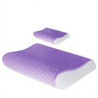 Oreiller ergonomique en mousse à mémoire de forme pour un sommeil profond, avec grille de refroidissement ventilée pour un soulagement de la pression et un sommeil amélioré.