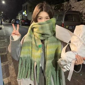 ผ้าพันคอไหมโมแฮร์สีไ<span class=keywords><strong>ล</strong></span>่ระดับแบบค<span class=keywords><strong>ล</strong></span>าสสิก รุ่นใหม่<span class=keywords><strong>ล</strong></span>่าสุด หนานุ่ม อุ่นสบาย เทคโนโ<span class=keywords><strong>ล</strong></span>ยีความร้อน สไตล์เกาหลี INS สำหรับผู้ใหญ่ ผลิตจากโพลีเอสเตอร์ - Product Image 1