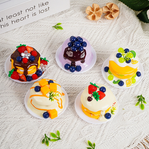 Set de Decoración Creativo de Mini Panqueques de Plástico - Adornos Coloridos con Frutas para Exhibición en el Hogar y Cafeterías - Product Image 3