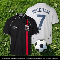 EME Three Lions 2002 Vintage Digital-Print Fußballtrikot mit Buchstabenmuster, atmungsaktives, schnelltrocknendes Fan-Kurzarm-T-Shirt