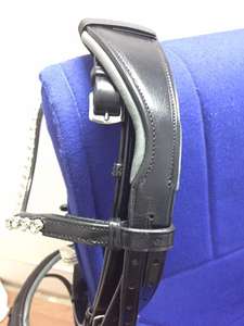 Lujosa brida de caballo de cuero gris, corona anatómica, productos de caballo de lujo acolchados cómodamente, banda nasal patentada de alta calidad - Product Image 6