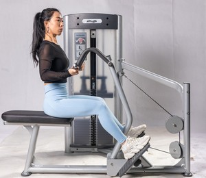 Machine à Rameuse Assise à Charge Sélective Freeman Fitness Lifefit pour Usage Commercial en Club de Fitness - Product Image 6