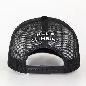 Casquette de baseball Veracap HTS0001 personnalisée avec logo brodé, 5 panneaux, en daim bicolore, visière en daim noir uni, fermeture Snapback à cadre en K - Product Image 2