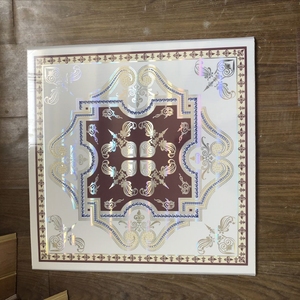 Panel de Techo de <span class=keywords><strong>PVC</strong></span> Popular de 60cm*60cm y 7mm, Panel de Techo de Plástico de <span class=keywords><strong>PVC</strong></span> de Moda con Precio Económico - Product Image 4