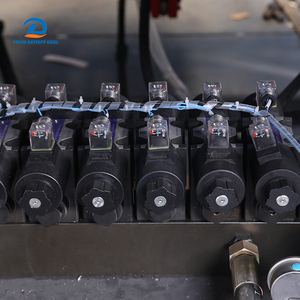 Máquina de Moldagem por Extrusão e Sopro Totalmente Automática para Barris e Galões de HDPE de 1 Galão, 5 Galões e 20L, Produção de 120kg/h, 380V - Product Image 3