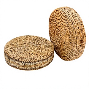 Taburete Otomano de Jacinto de Agua Hecho a Mano en Vietnam, Fibra Natural para Asiento, Reposapiés, Decoración de Interiores, Hoteles, Cafeterías y Hogares - Product Image 2