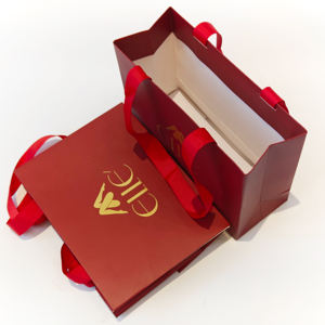 Sacs en papier rouge écologiques personnalisés en gros avec poignées, sacs cadeaux en kraft personnalisés, papier couché avec logo imprimé - Product Image 3