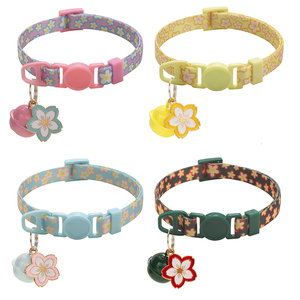 <span class=keywords><strong>Collare</strong></span> per Gatti in Poliestere con Stampa Fiori di Ciliegio, Campanello e Fibbia di Sicurezza - Tessuto Morbido per Gatti Piccoli e Medi, Disponibile in 4 Colori - Product Image 6
