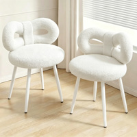 Chaise de maquillage moderne en tissu polaire Sherpa en forme de nœud, tabouret mignon pour le maquillage, chaise d'appoint à pieds en métal blanc pour chambre à coucher et dressing