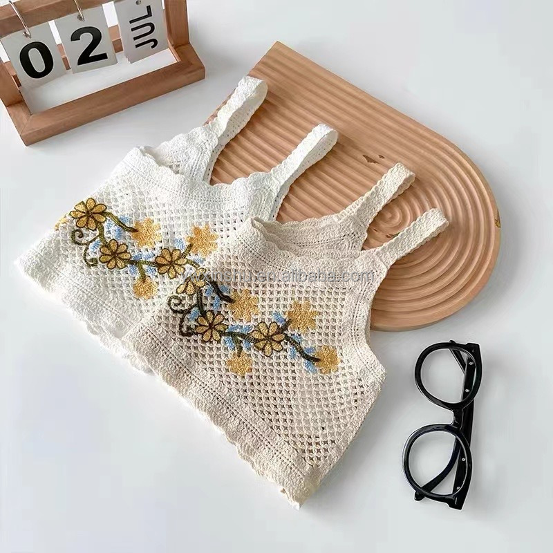 Floral Motif Hand Knitted Vest　美品　希少 NUFIWI Women Vintage Embroidered Floral Vest Top Y2k