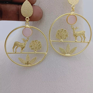 Boucles d'oreilles feuille évidées en laiton faites à la main de style ethnique boucles d'oreilles rondes florales avec perles-Produit en vrac - Product Image 1