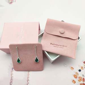 Pochette à bijoux pliable en suède à motif géométrique avec insert en microfibre, pochette imprimée du logo pour boucles d'oreilles, colliers, cartes – Idée cadeau - Product Image 2