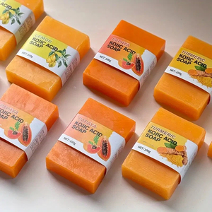 Vente en gros de savon à la papaye éclaircissant et acide kojique fait à la main pour les jointures foncées - Product Image 4