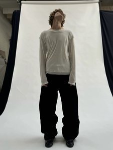 Maglietta a Maniche Lunghe Bicolore Bianca e Nera con Collo Rotondo e Doppio Strato per Uomo e Donna, Vendita all'Ingrosso - Product Image 2