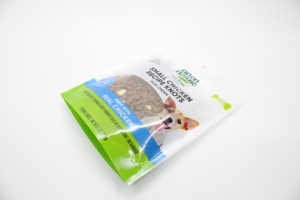 Pochette d'emballage pour nourriture pour chien avec logo personnalisé, en BOPP AL PE, refermable et autoportante - Product Image 4