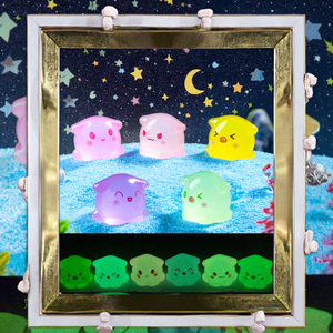 Phim Hoạt Hình Tự Làm 3D Thu Nhỏ Phát Sáng Phát Sáng Động Vật Mù Bí Ẩn Túi Tùy Chỉnh Bức Tượng Nhỏ Nhựa Nhỏ Đồ Chơi Sản Xuất Hình Nhà Sản Xuất Trung Quốc - Product Image 1